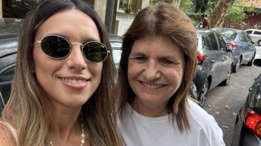 El "Abrazo de la Vergüenza": la senadora Bullrich recibió como a una heroína a la abogada acusada de racismo en Brasil