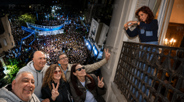 La Cámpora de Berisso fue a San José 1111 a acompañar a Cristina y reclamó el fin de su proscripción