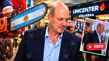 Escrache a la motosierra: en un cine de Unicenter increparon a Sturzenegger, el peor ministro de Milei | VIDEO