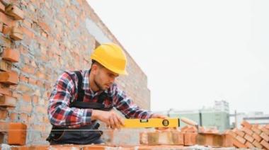 Construcción: los jornales siguen sin cambios y crece la tensión en la UOCRA