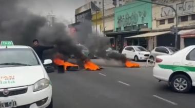 Uber, DiDi y taxis: la pelea por las calles de La Plata terminó a las piñas