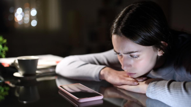 Del FOMO al ROMO: radiografía del hartazgo digital y el dilema de desconectar