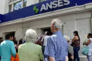¿Por qué el bono jubilados mínimo está congelado y cuánto pierde frente a la inflación?