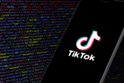 Cómo el algoritmo de TikTok impulsa el consumo de vapeo y cannabis en adolescentes