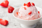 ¿Querés un helado rico y saludable? Descubrí esta receta fácil con yogur griego