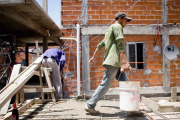 ¿Por qué hay 9 millones de personas trabajando en negro en Argentina?