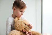 Frases tóxicas a hijos que dejan huella: qué dicen los expertos
