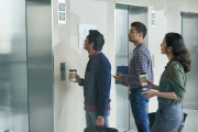 ¿Sirve el cartel que exime al consorcio por el uso del ascensor?