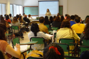 Docentes universitarios trabajan fuera de su área para llegar a fin de mes