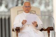 El papa León XIV descartó reformas en la Iglesia sobre LGBTQ+ y matrimonio igualitario