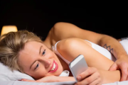 El celular reemplaza al cigarrillo después del sexo y afecta la conexión de pareja
