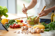 Cómo comer bien sin hacer dieta según los especialistas del NIH