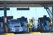 Golpe al bolsillo: Kicillof autorizó nuevos aumentos en la Autopista La Plata y el camino a la Costa