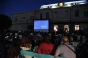 Cine gratis y al aire libre: La Plata enciende las pantallas durante el verano