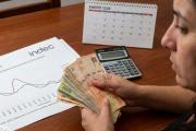 Alarma por el desplome del poder adquisitivo: los salarios registrados ya perdieron un 5% frente a la inflación