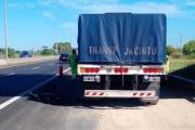 Un joven terminó hospitalizado tras chocar su bicicleta contra un camión en la Autopista