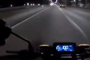 Maniobra peligrosa: le arrebataron la llave de la moto a 100 km/h para robarle en Sarandí