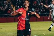 Ignacio Lago, jugador de Colon Santa Fe, presentó a su novio y rompe tabúes en el fútbol argentino