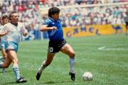 Alak y Víctor Hugo Morales homenajearon a Maradona a 40 años del “Gol del Siglo”
