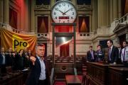 El PRO le suelta la mano a Adorni y amenaza con echarlo a patadas del Congreso