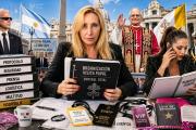 Nos tapó el agua: Karina quiere controlar sola la visita del Papa y puso a cargo a una amiga que organiza fiestas