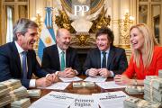 Los números del poder: los millones que se reparten Caputo, Sturzenegger y los dólares que se quedan los hermanos Milei