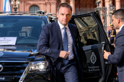 Adorni conserva una camioneta del Estado, suma multas y enfrenta un ultimátum judicial