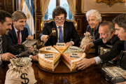 Negocio redondo: Milei remata empresas del Estado y se reparten las cajas