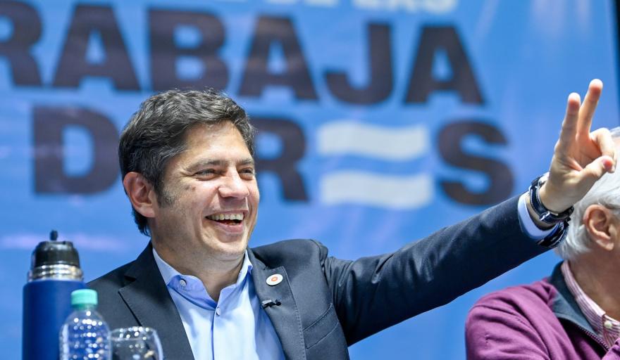Kicillof cerró el acto de Fuerza Patria en La Plata y pidió construir ...