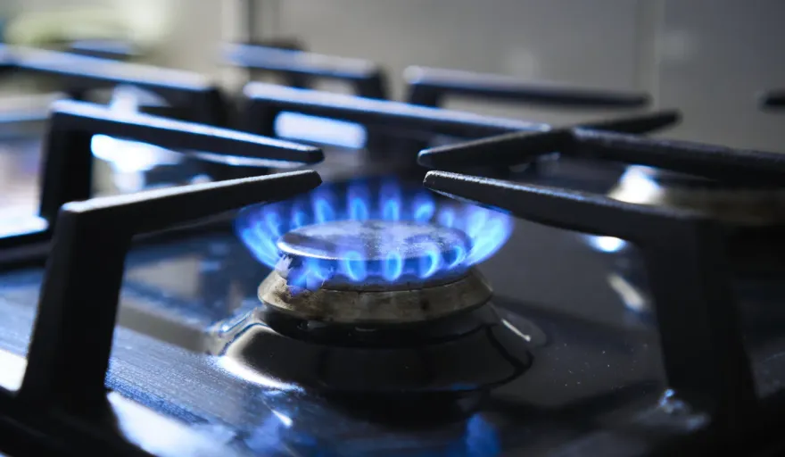 Sube el termómetro de las tarifas: el gas costará más desde noviembre en La Plata y toda la Provincia