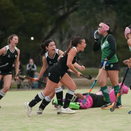 Hockey femenino: Golearon a Santa Bárbara y ganó Universitario