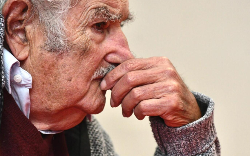 Al viejo líder yorugua lo quieren todos: Pepe Mujica lucha contra un cáncer y lo saluda el mundo