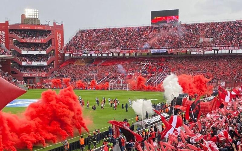 Poliamor en el futbol: un hincha revela su amor secreto por el Xeneize