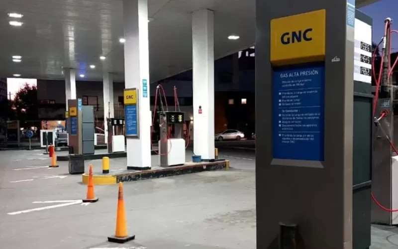 Argentina sin GNC: estaciones cierran por consumo desbordante y fallas en transporte de gas