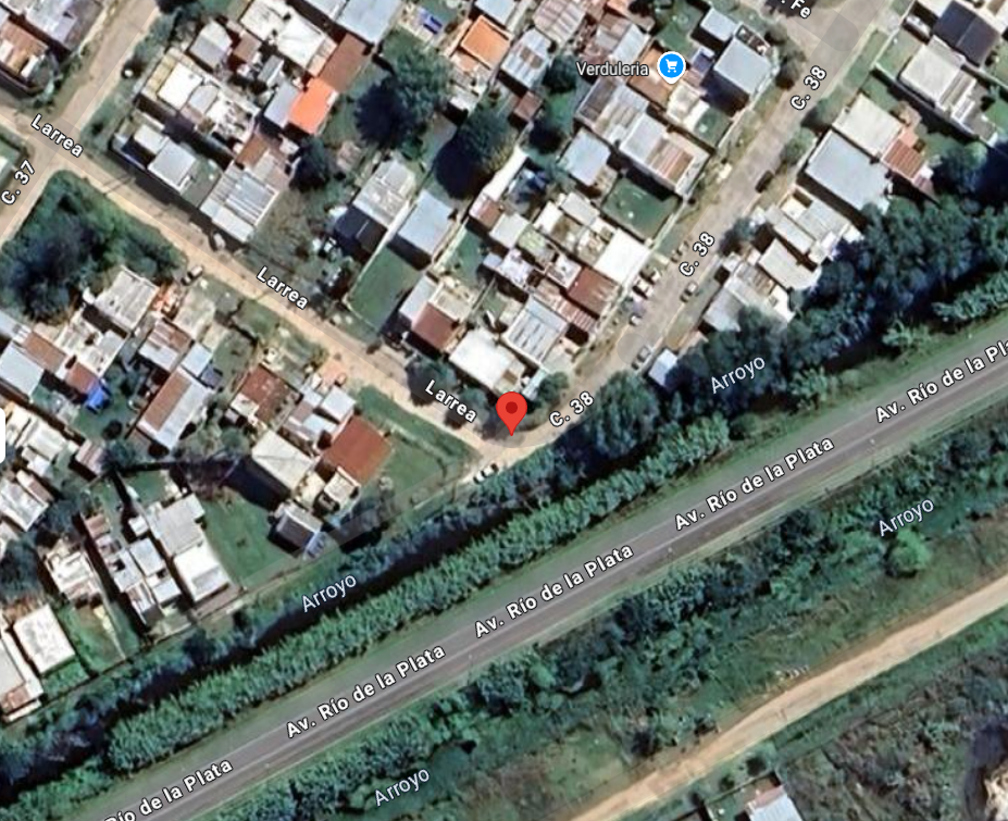 Imagen de Google de la zona donde Hugo Orlando Fernández asesinó a su hija Francesca Luz Milagros de tres puñaladas e intentó suicidarse.Una prenda hallada por los investigadores cerca de la precaria vivienda donde Hugo Orlando Fernández asesinó a su hija Francesca Luz Milagros de tres puñaladas e intentó suicidarse